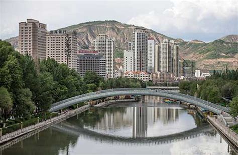 北京愛琴海怎麼走：夢想與現實交錯的尋找之旅